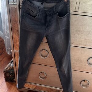 Women's Skinny Jeans in Black